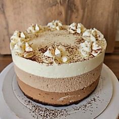 Торт три шоколада